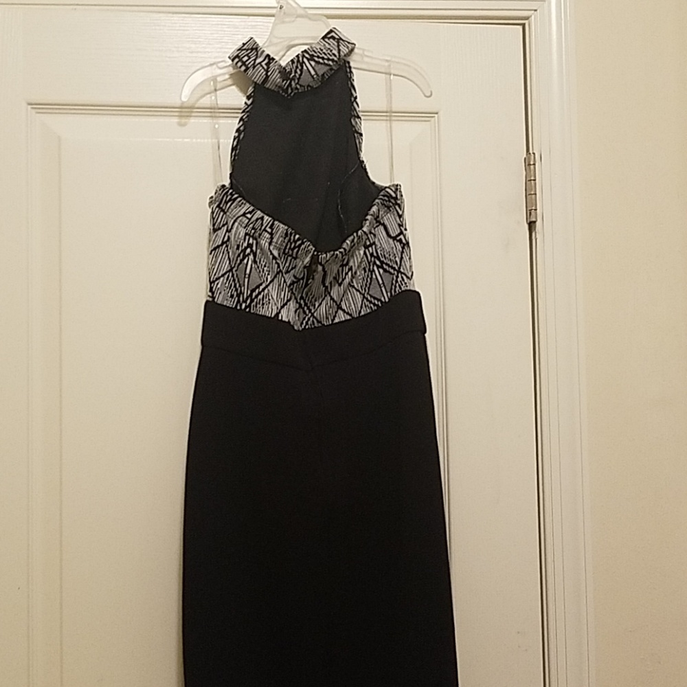 Dress - Picture 4 of 4